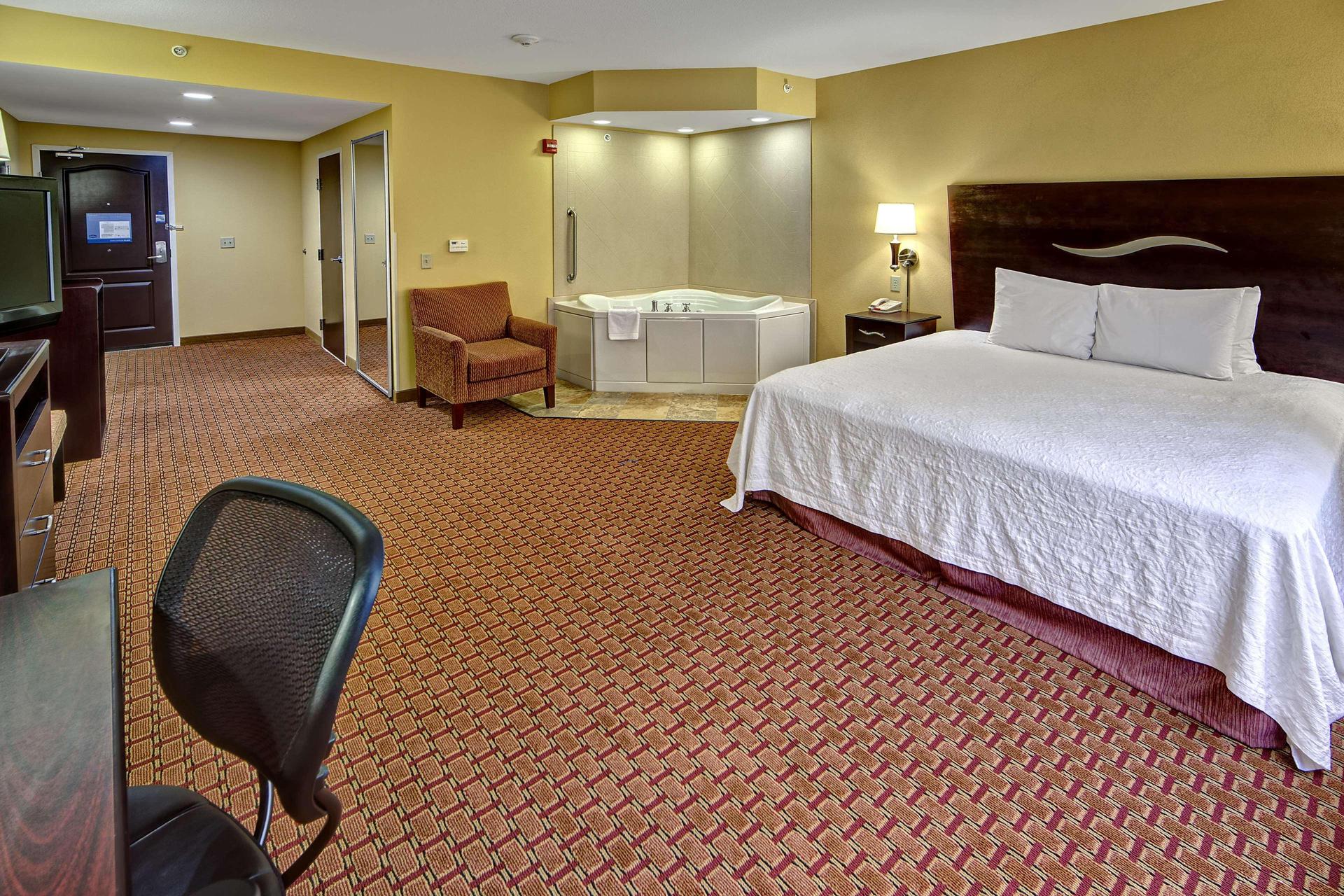 Hampton Inn Galax — 10