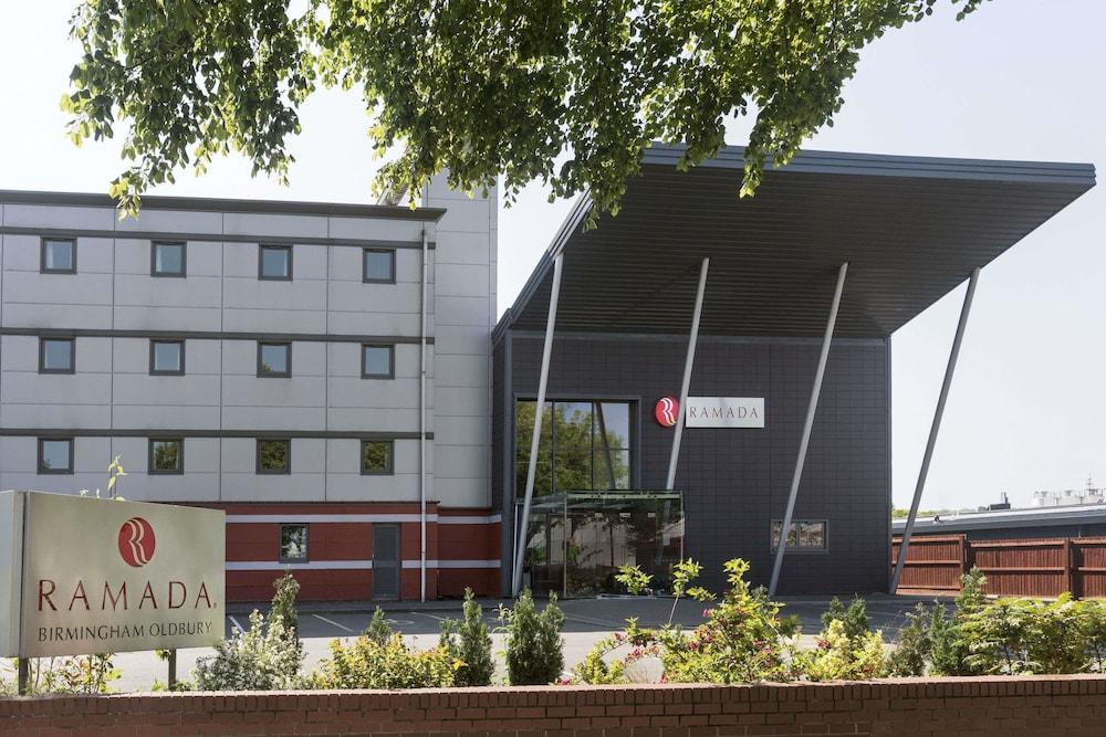 Ramada by Wyndham Oldbury Birmingham — 1