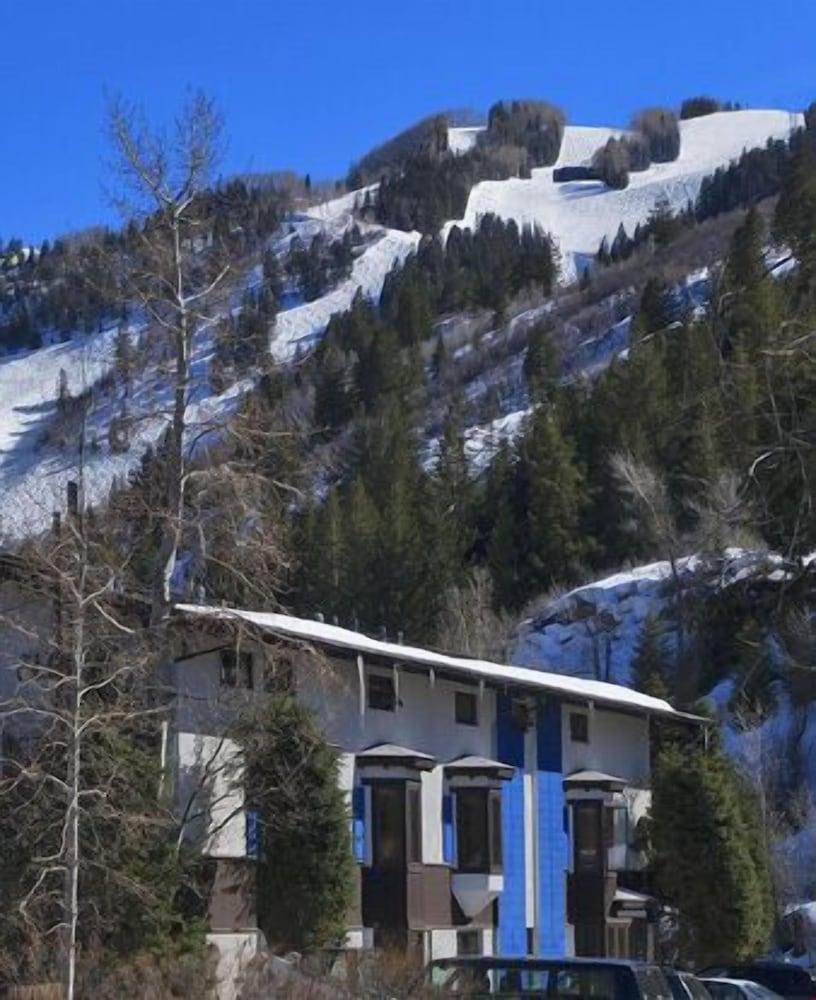 St. Moritz Lodge &amp; Condominiums — 6