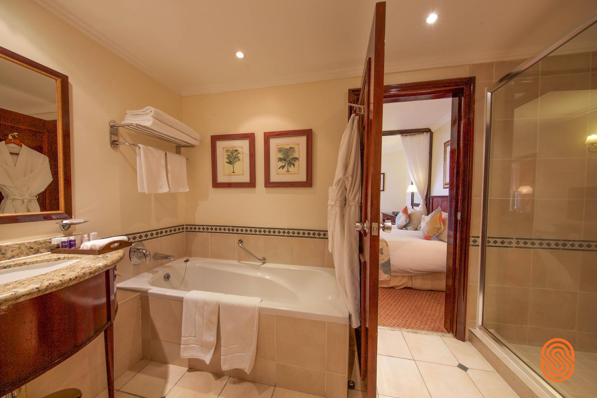 Lake Kivu Serena Hotel — 9