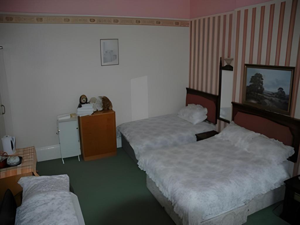 Eglinton Guest House — 9