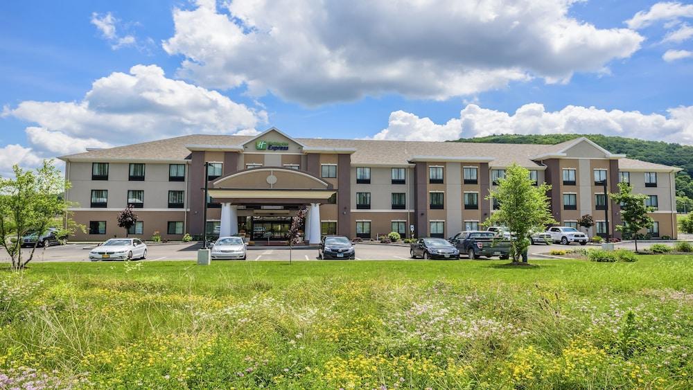 Holiday Inn Express Bradford — 4