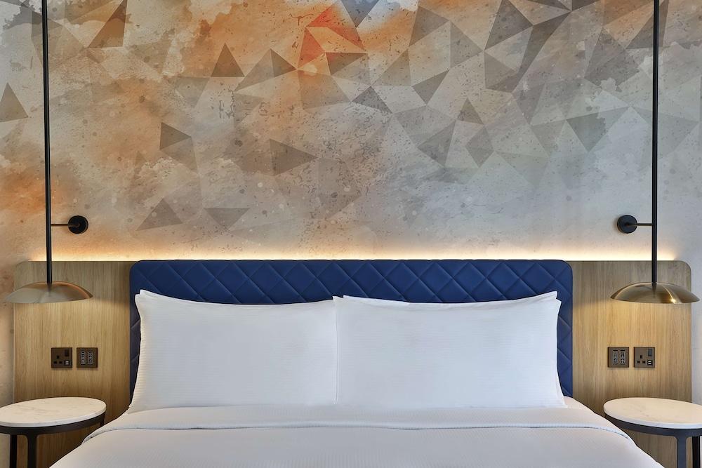 Hilton Garden Inn Dubai Business Bay — 6