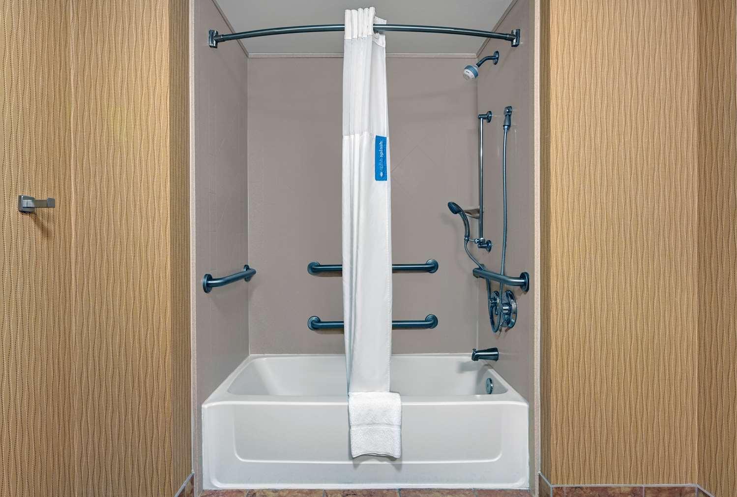 Hampton Inn Deming, NM — 4