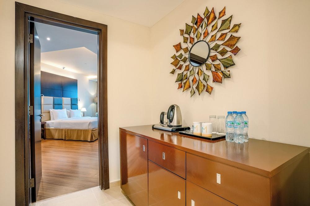 Metropolitan Al Mafraq Hotel — 7
