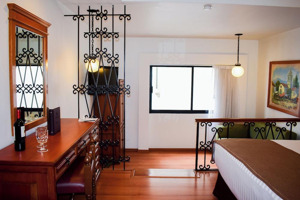 Hotel De Mendoza — 1