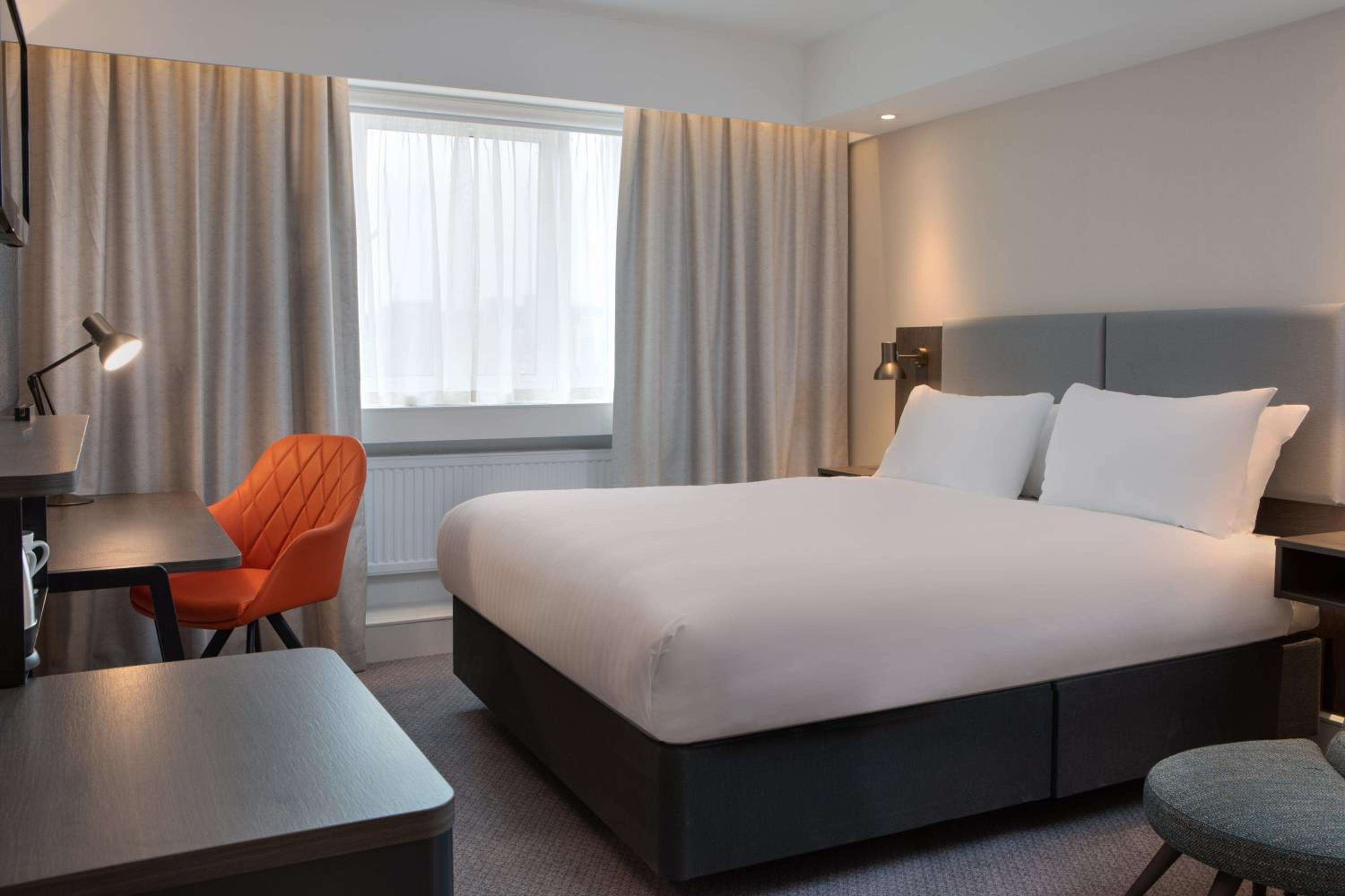 Holiday Inn Bolton Centre — 10