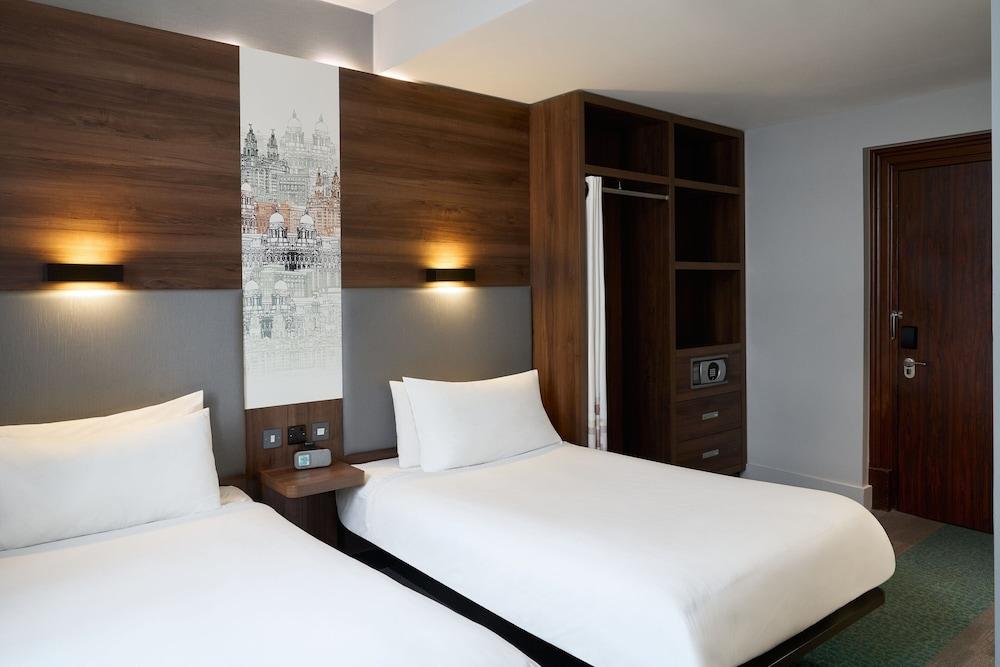 ALOFT LIVERPOOL — 6