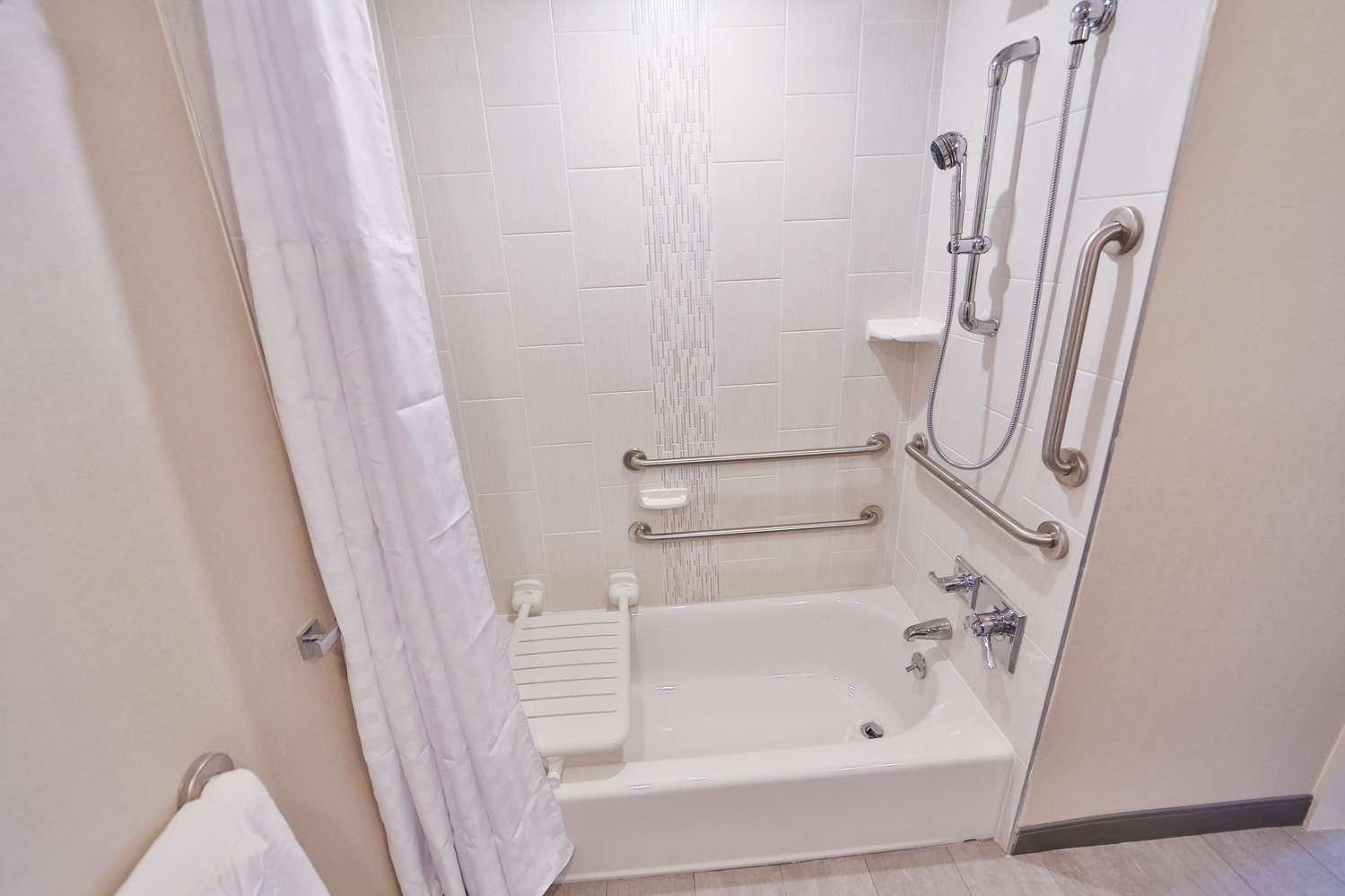Doubletree By Hilton Alpharetta — 1