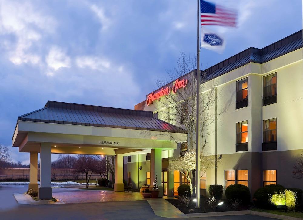 Hampton Inn Akron-Fairlawn — 6