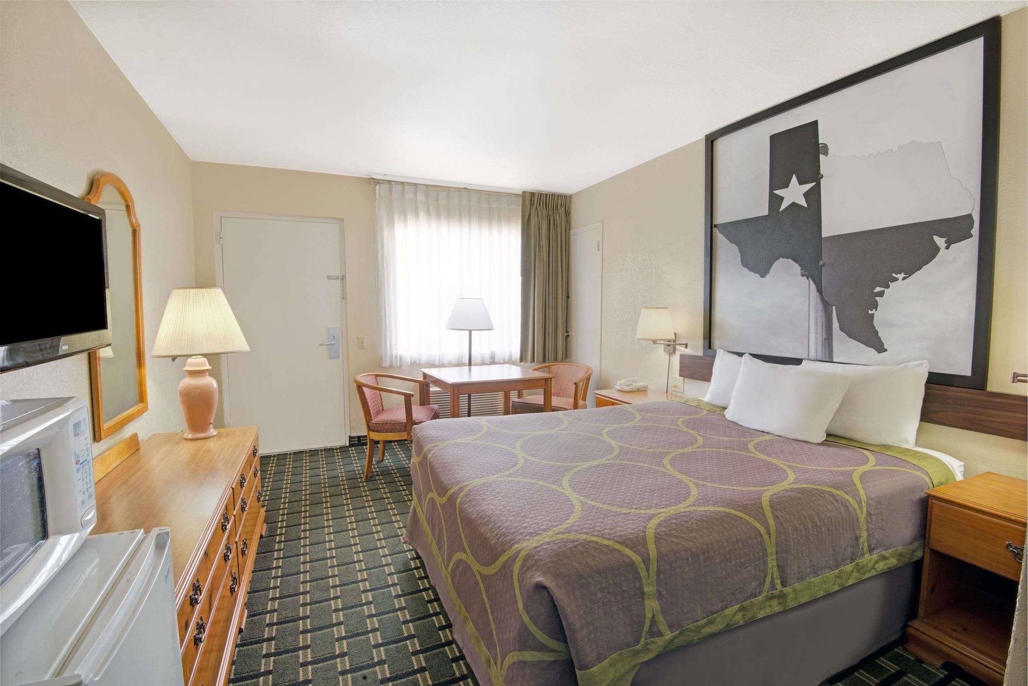 Super 8 By Wyndham El Paso Airport — 5