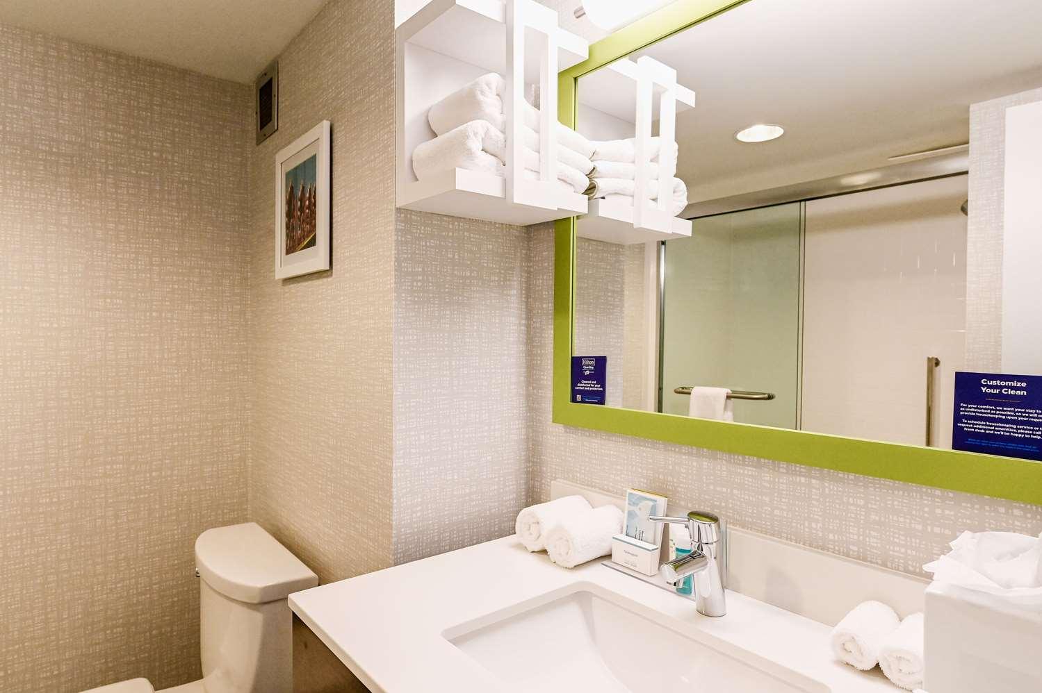 Hampton Inn Richmond West — 4