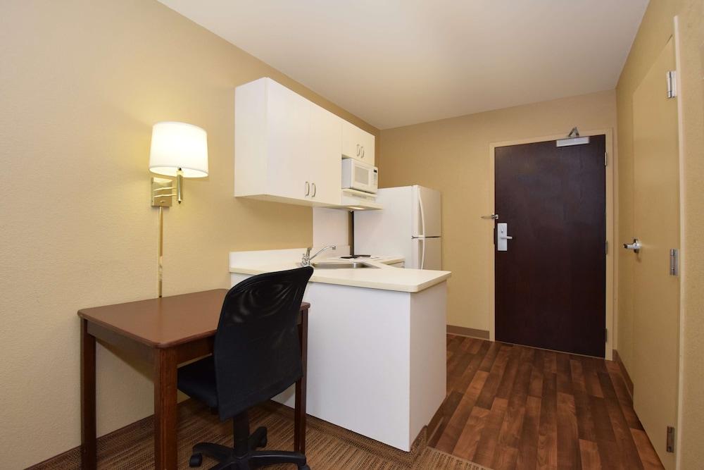 Extended Stay America Los Angeles - Burbank Airport — 1