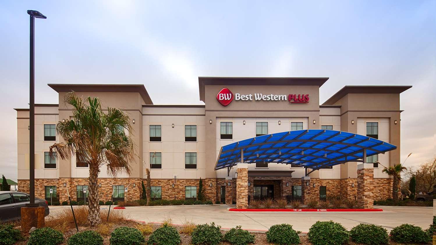 Best Western Plus Flatonia Inn — 1