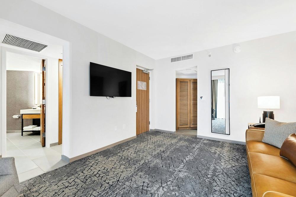 Sheraton Chapel Hill Hotel — 2