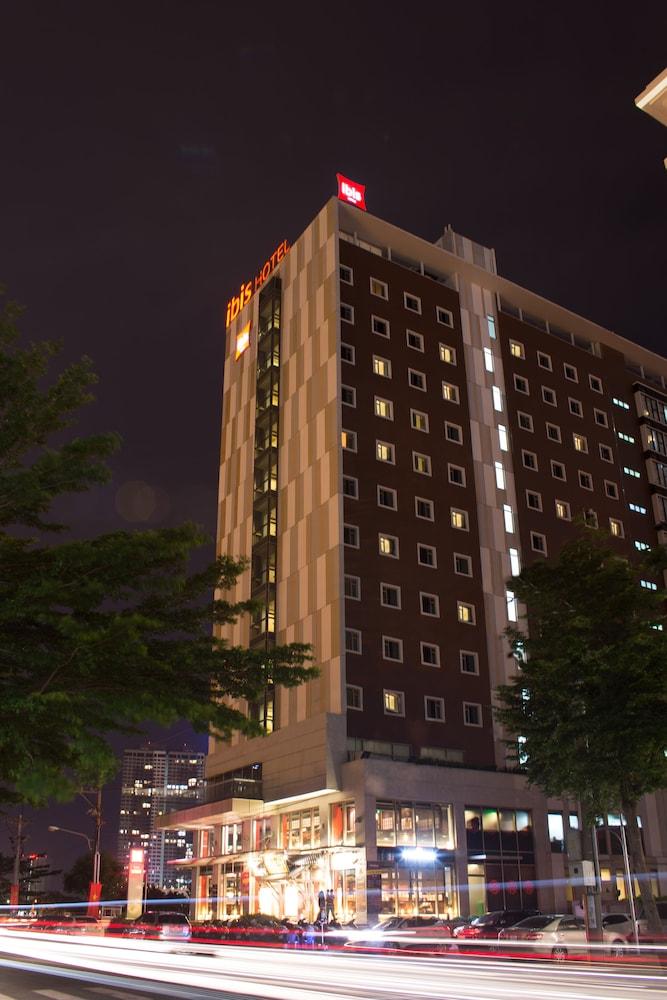 Ibis Saigon South