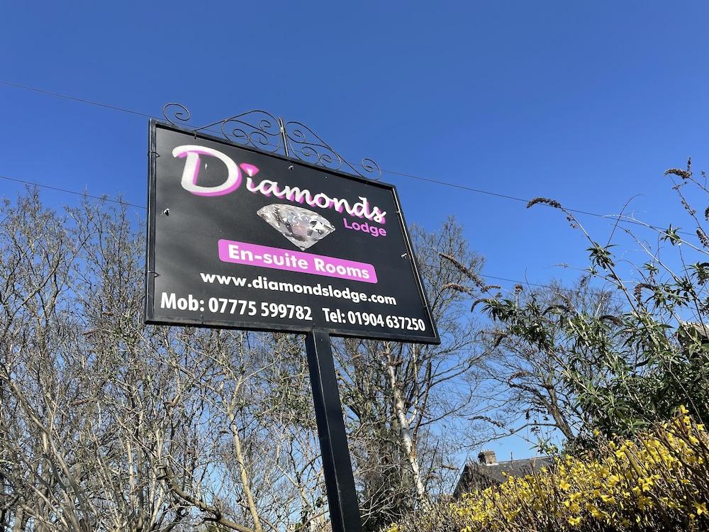 Diamonds Lodge Ltd (Ex Crossways Guest House) — 1