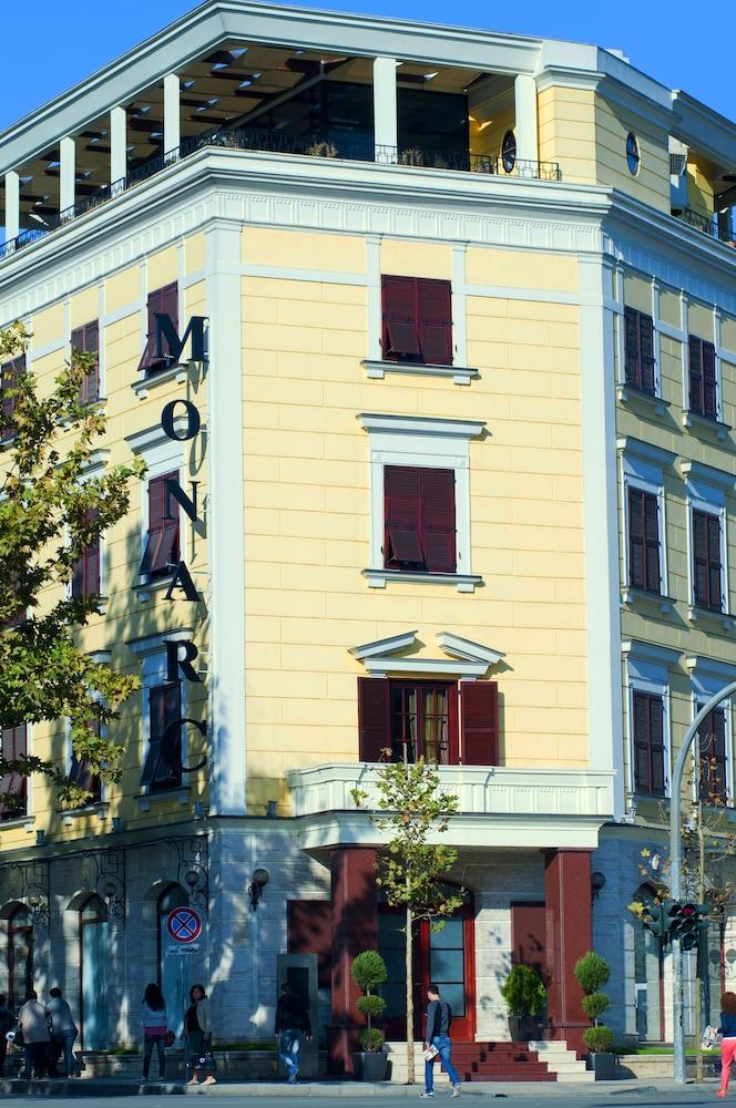 Monarc Hotel