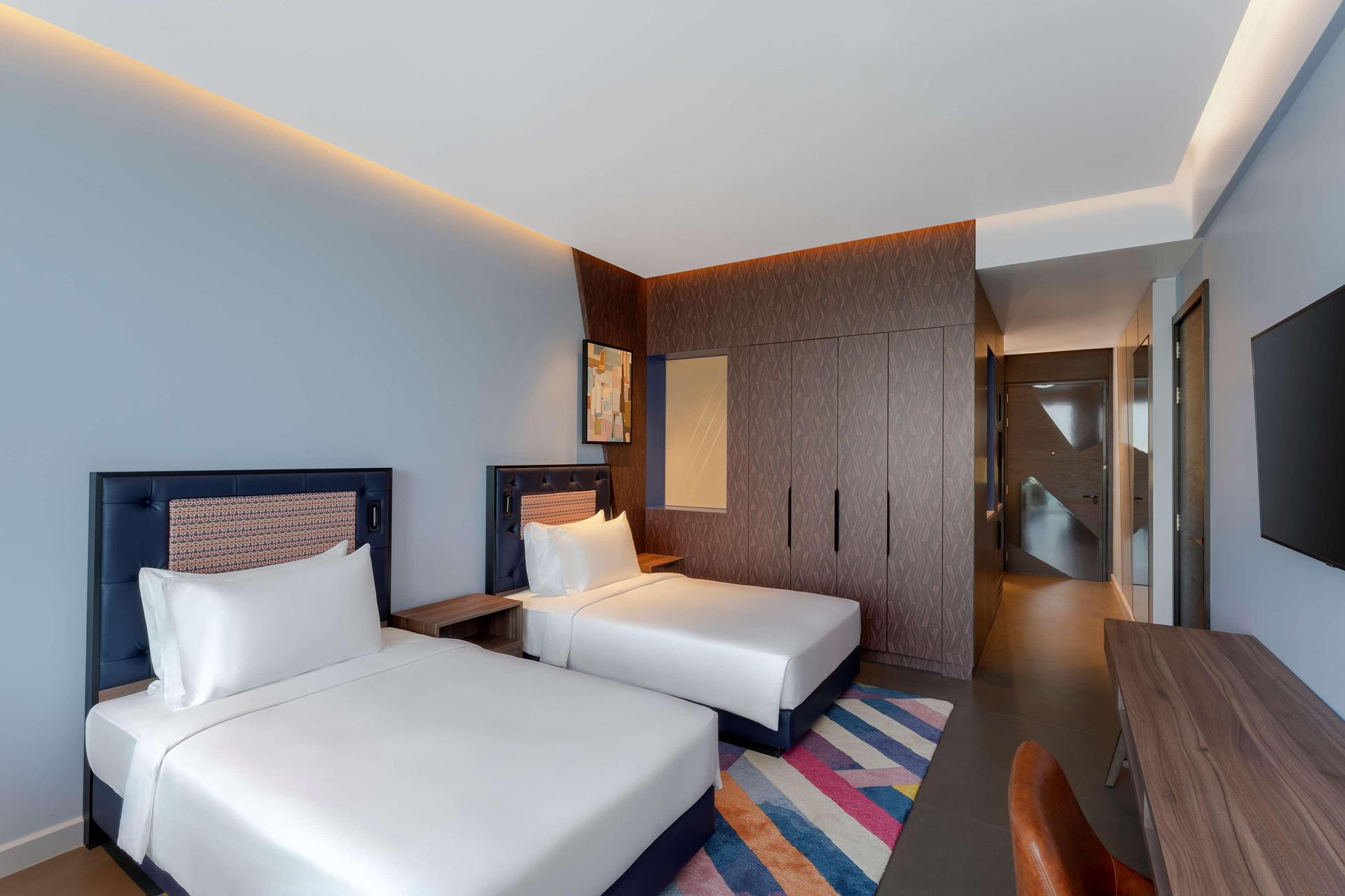 Hyatt Centric Jumeirah Dubai — 8