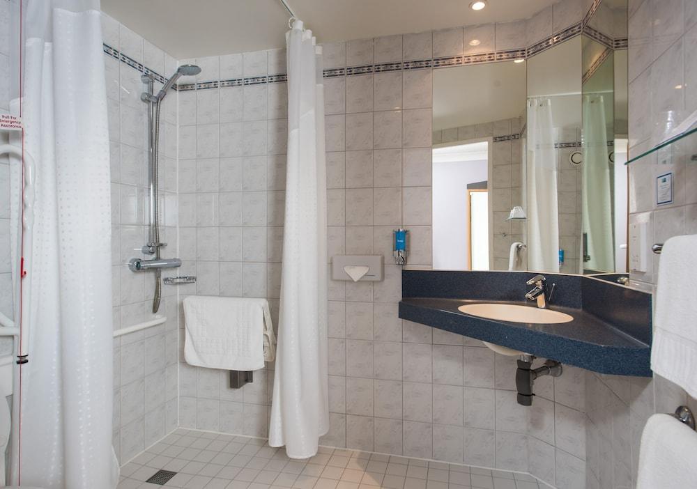 Holiday Inn Express Bristol - Filton, an IHG Hotel — 10