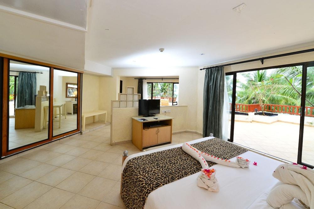 DIANI REEF BEACH RESORT & SPA 64404 — 10