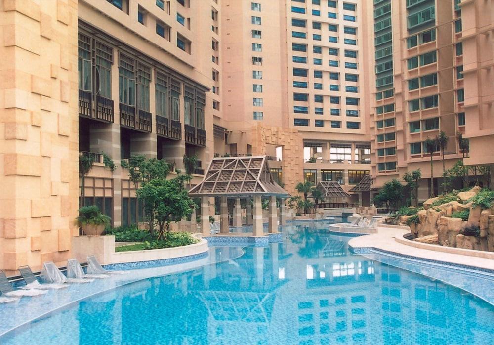 Rambler Garden Hotel 78724 — 1