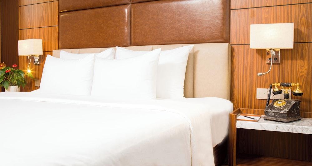Van Phat 1 Hotel — 1