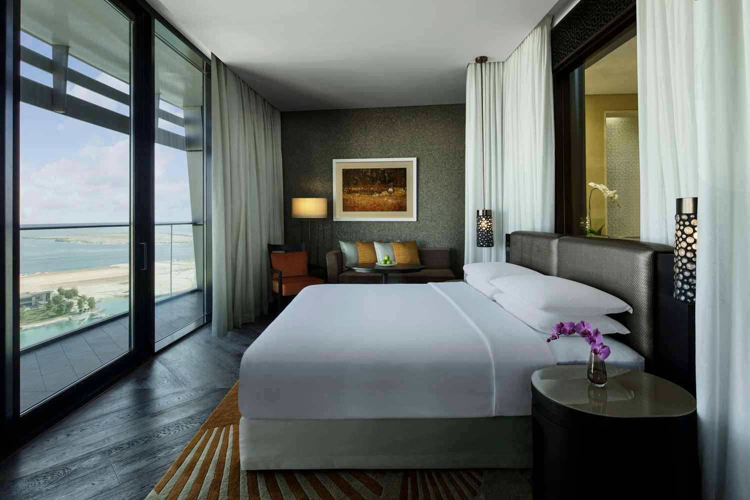 Grand Hyatt Abu Dhabi Hotel and Residences Emirates Pearl — 7