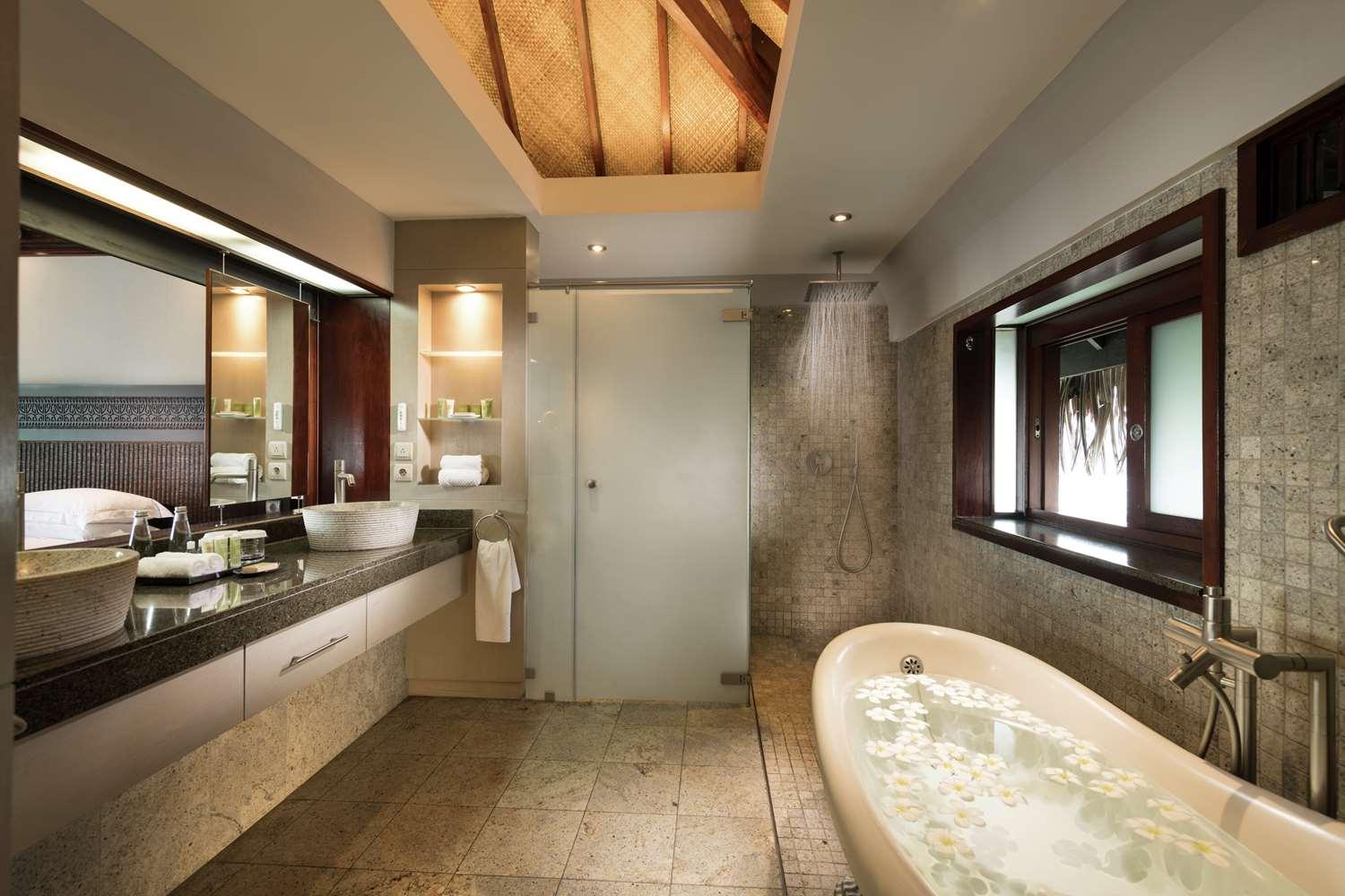 Hilton Moorea Lagoon Resort and Spa — 1