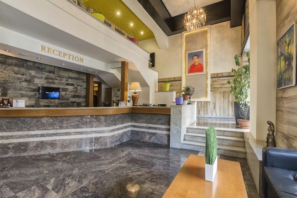 Hotel Lirak 1255288 — 2