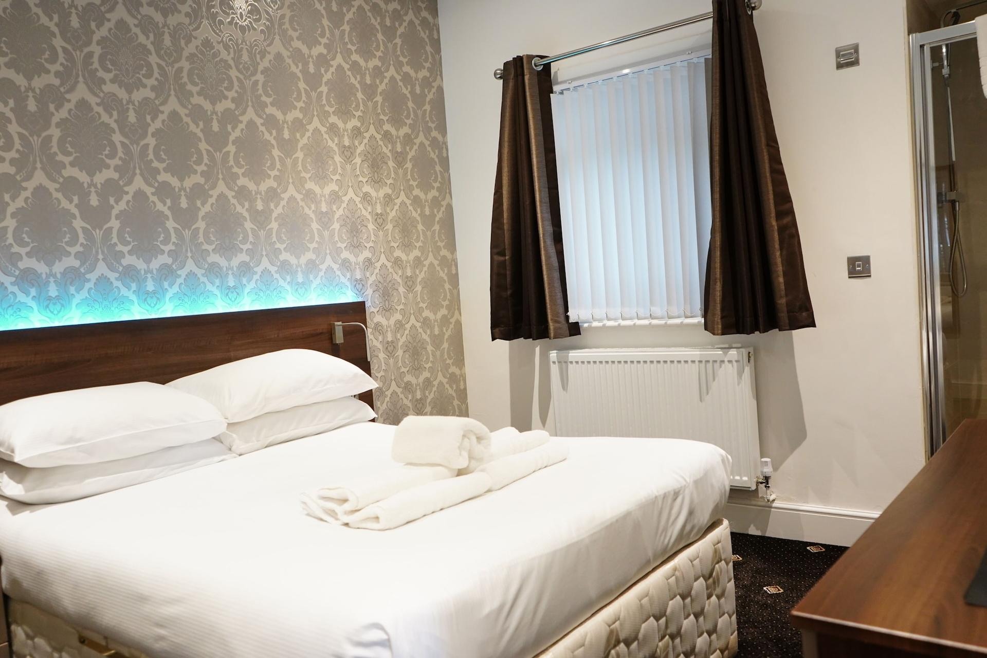 Marlborough Hotel — 4