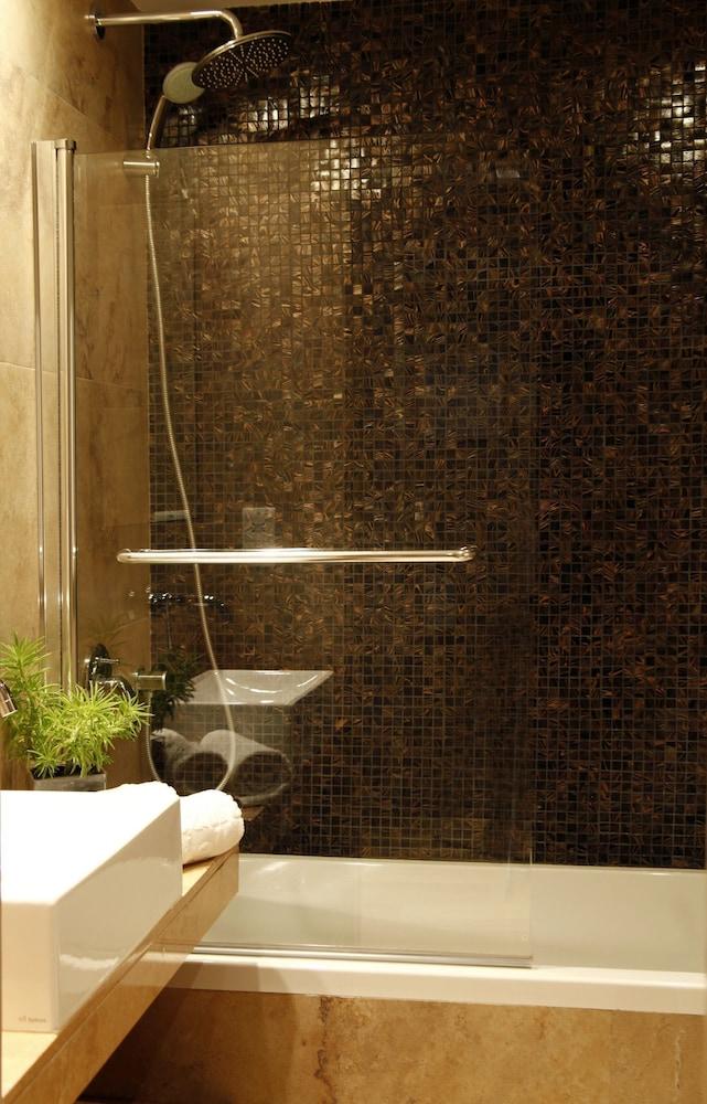 CLEOPATRA HOTEL — 9