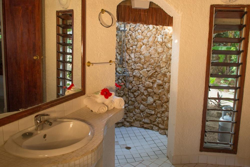 Breakas Beach Resort — 8