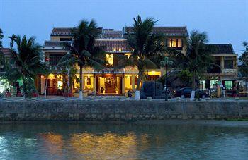 Long Life Riverside Hotel — 1