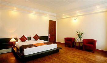 Serenity Villa Hotel — 1