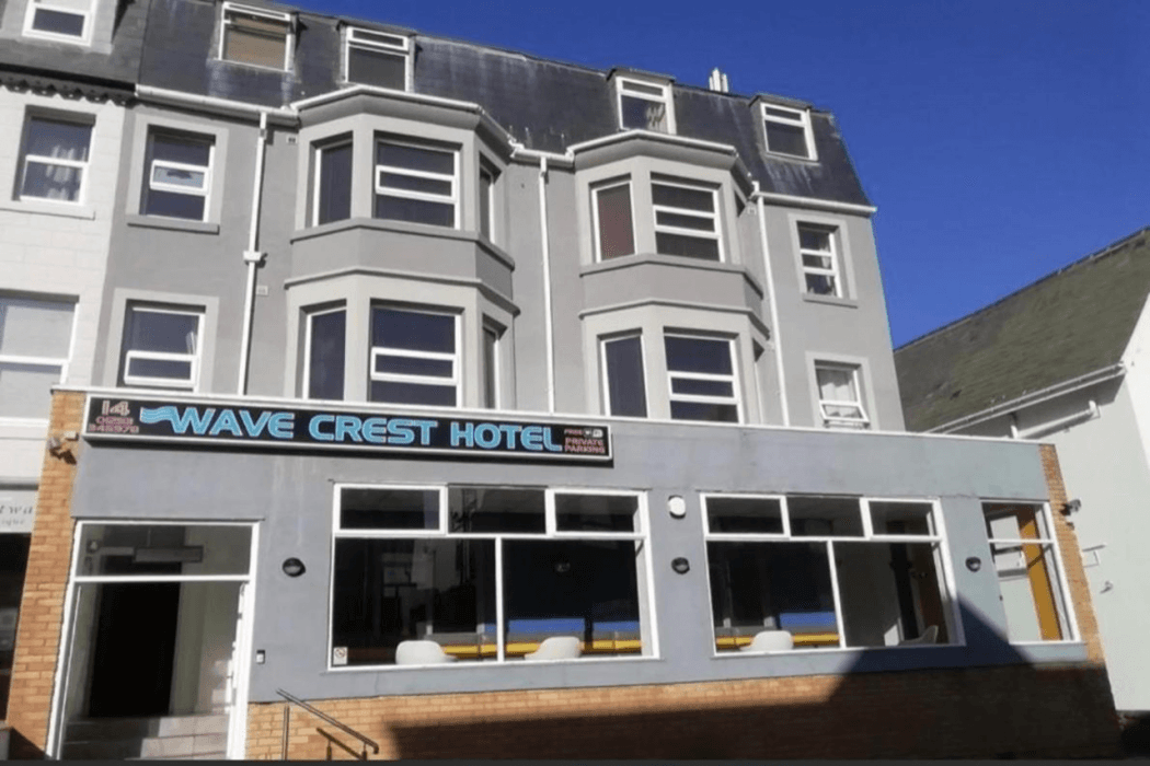 OYO Wave Crest Hotel — 1
