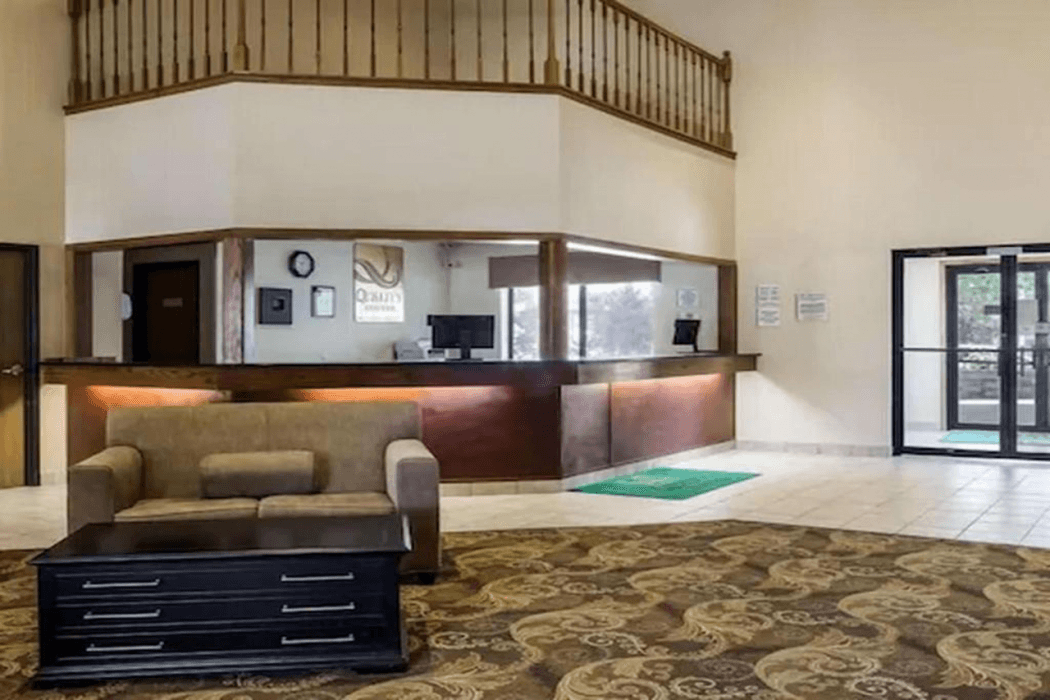 Quality Suites Near West Acres — 4