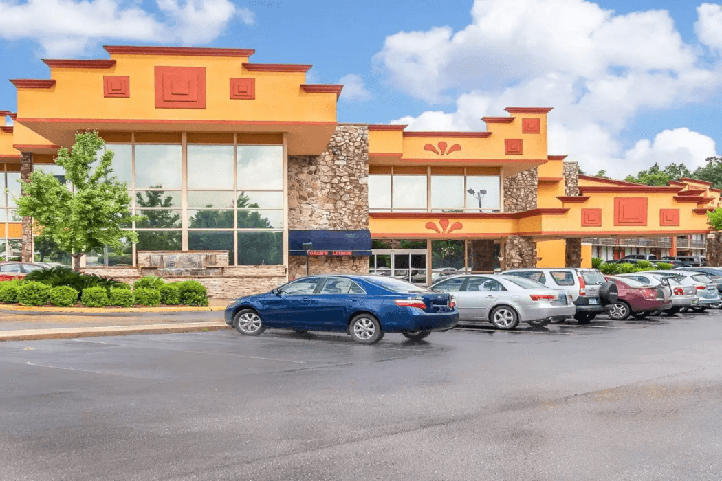 Clarion Inn & Suites University Center — 1