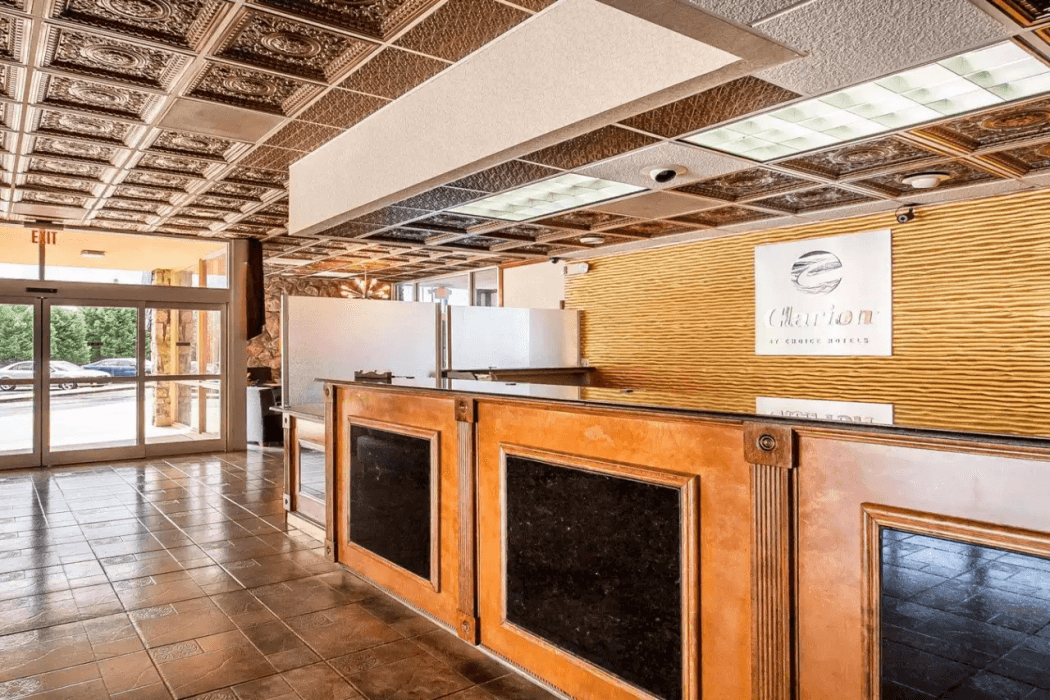 Clarion Inn & Suites University Center — 3