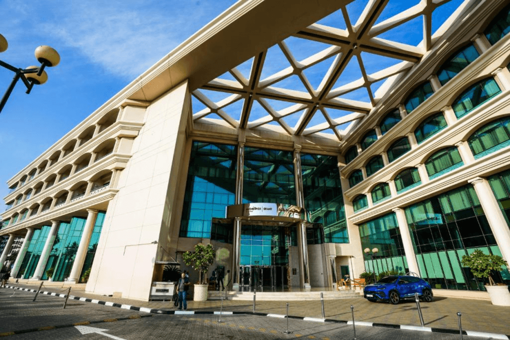 Movenpick Grand Al Bustan Dubai — 1
