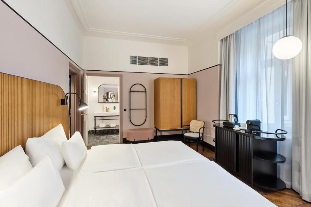 Hotel Astoria Vienna, Curio Collection by Hilton — 8