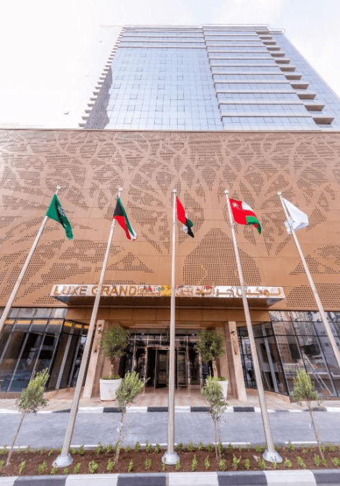 Luxe Grand Hotel Apartments — 1