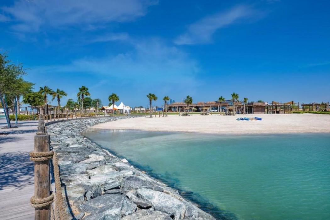 Bab Al Nojoum Hudayriyat Villas — 1