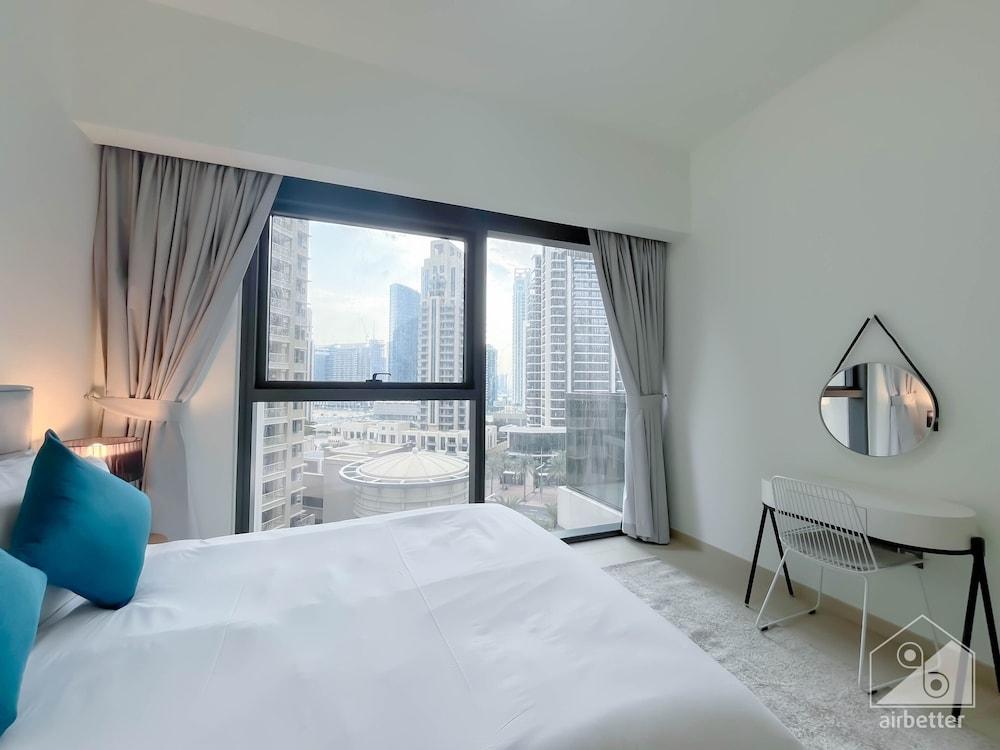 Luxurious 1B With Breathtaking Views Downtown — 3