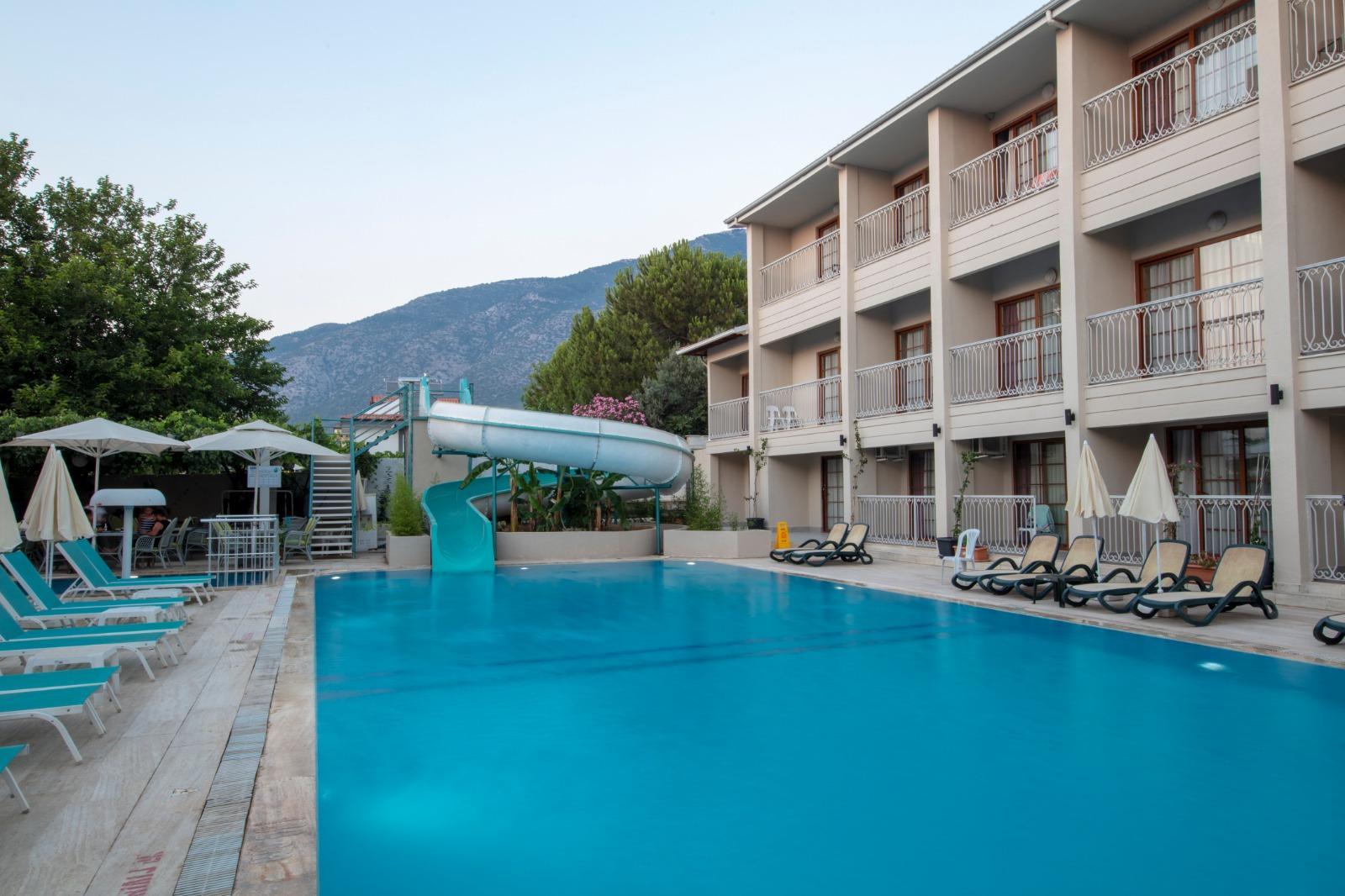 Golden Life Resort & Spa