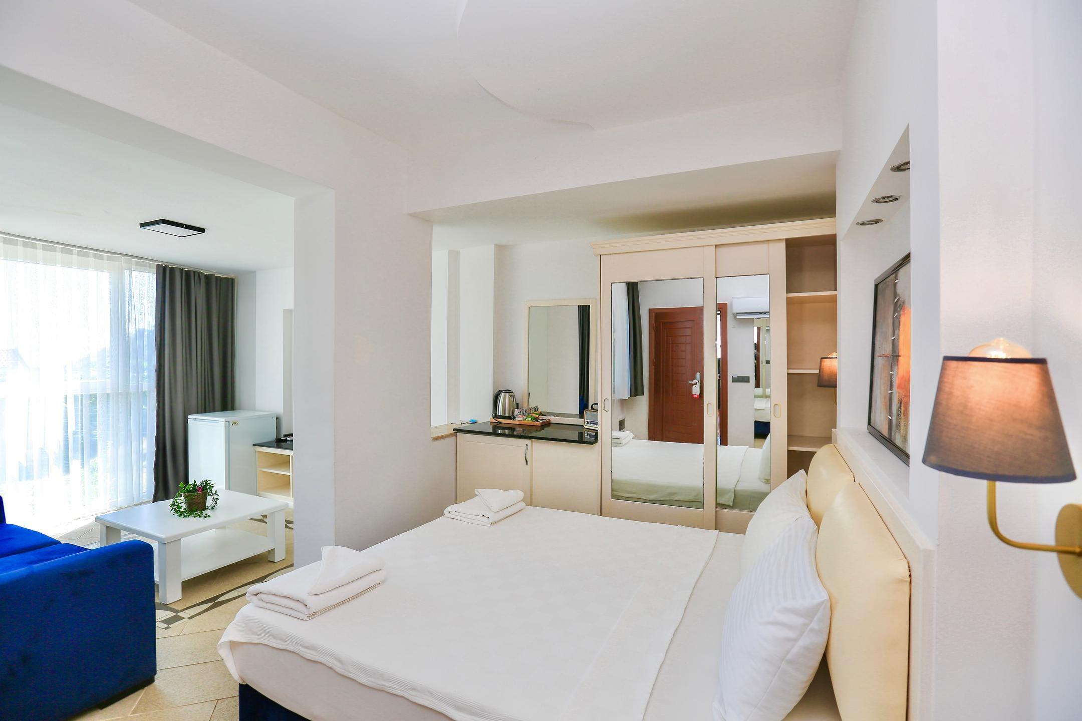 Sertil Deluxe Tropical Suites — 2