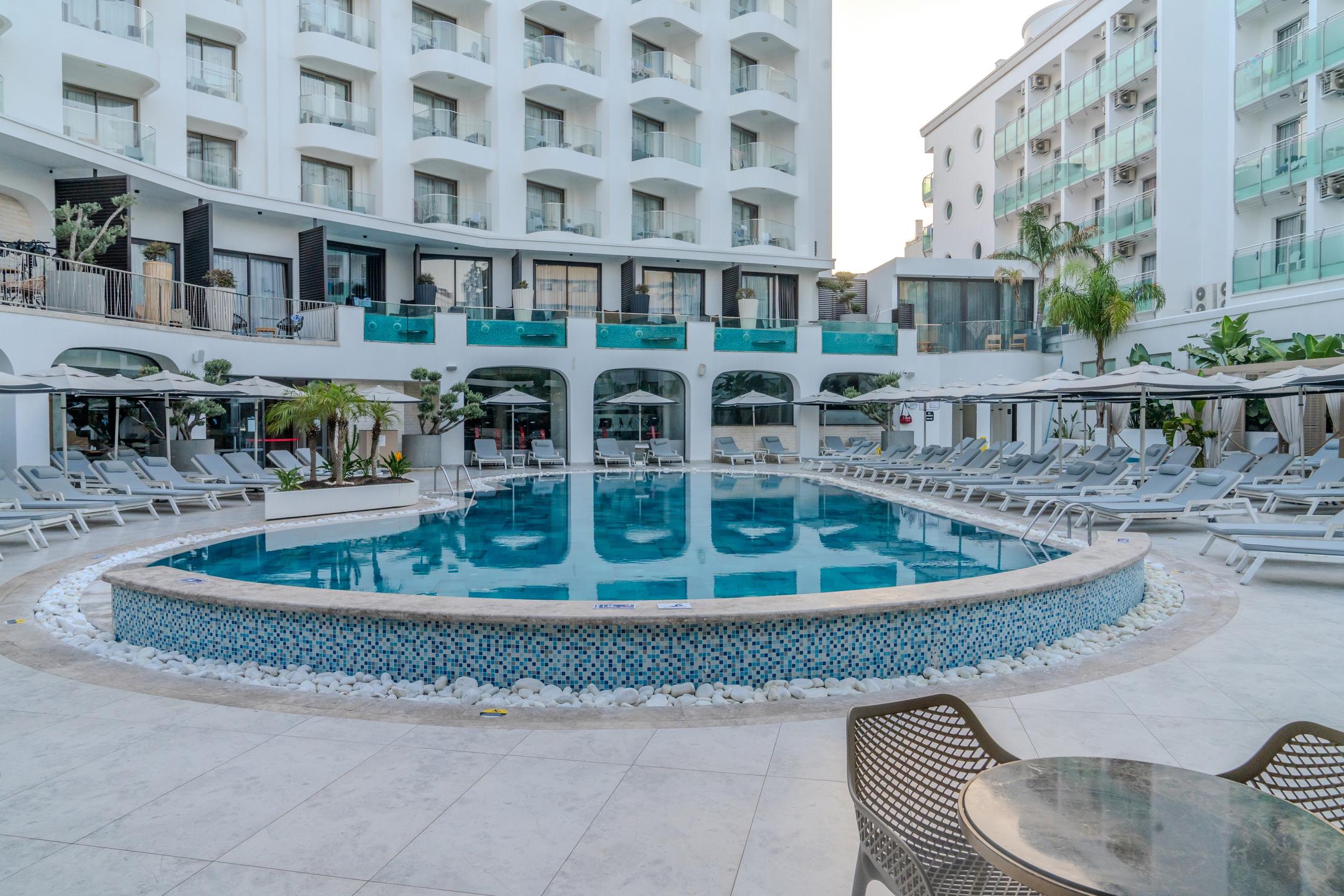 Lalila Blue Suites Spa & Resort Hotel — 5