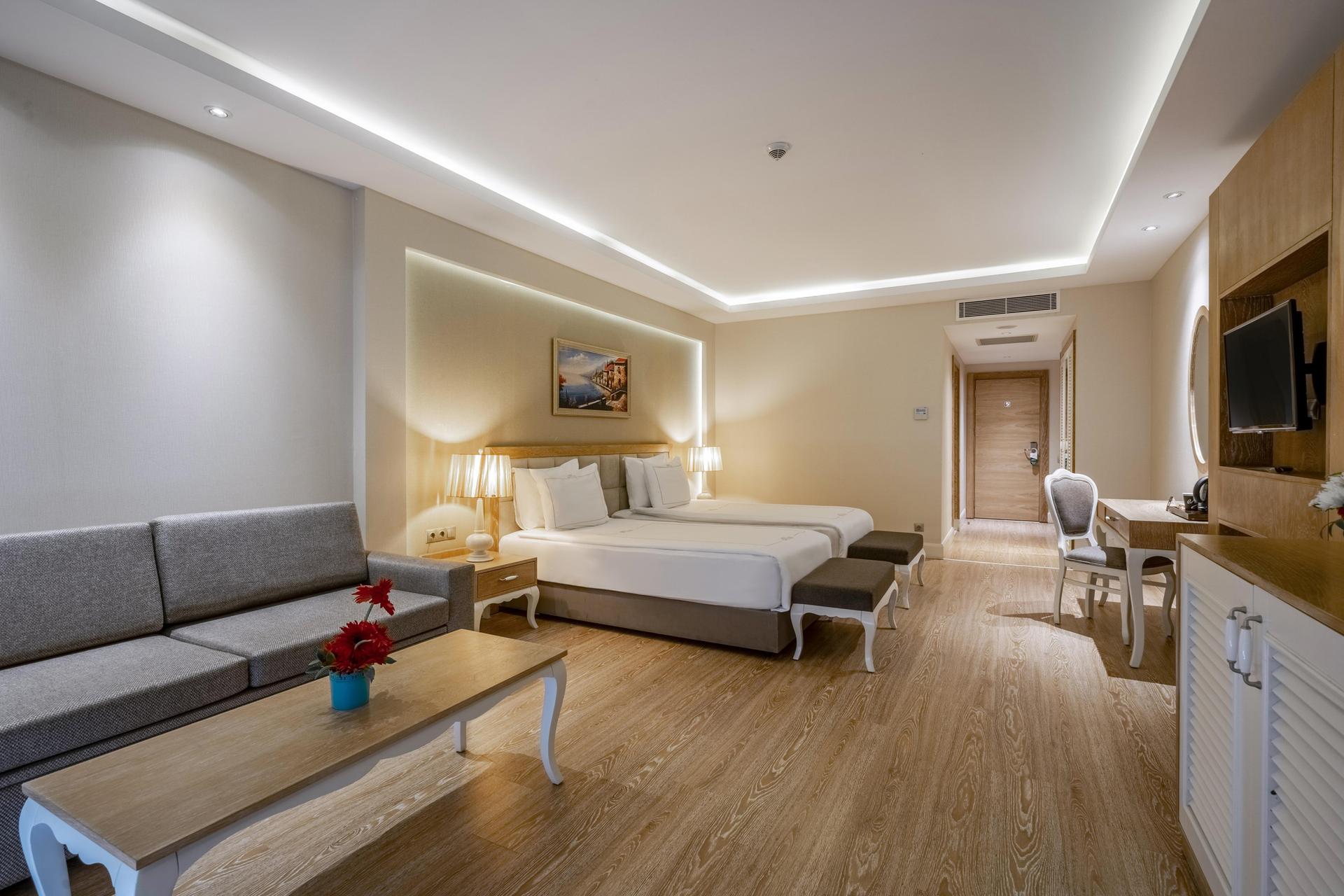 Bellis Deluxe Hotel — 10