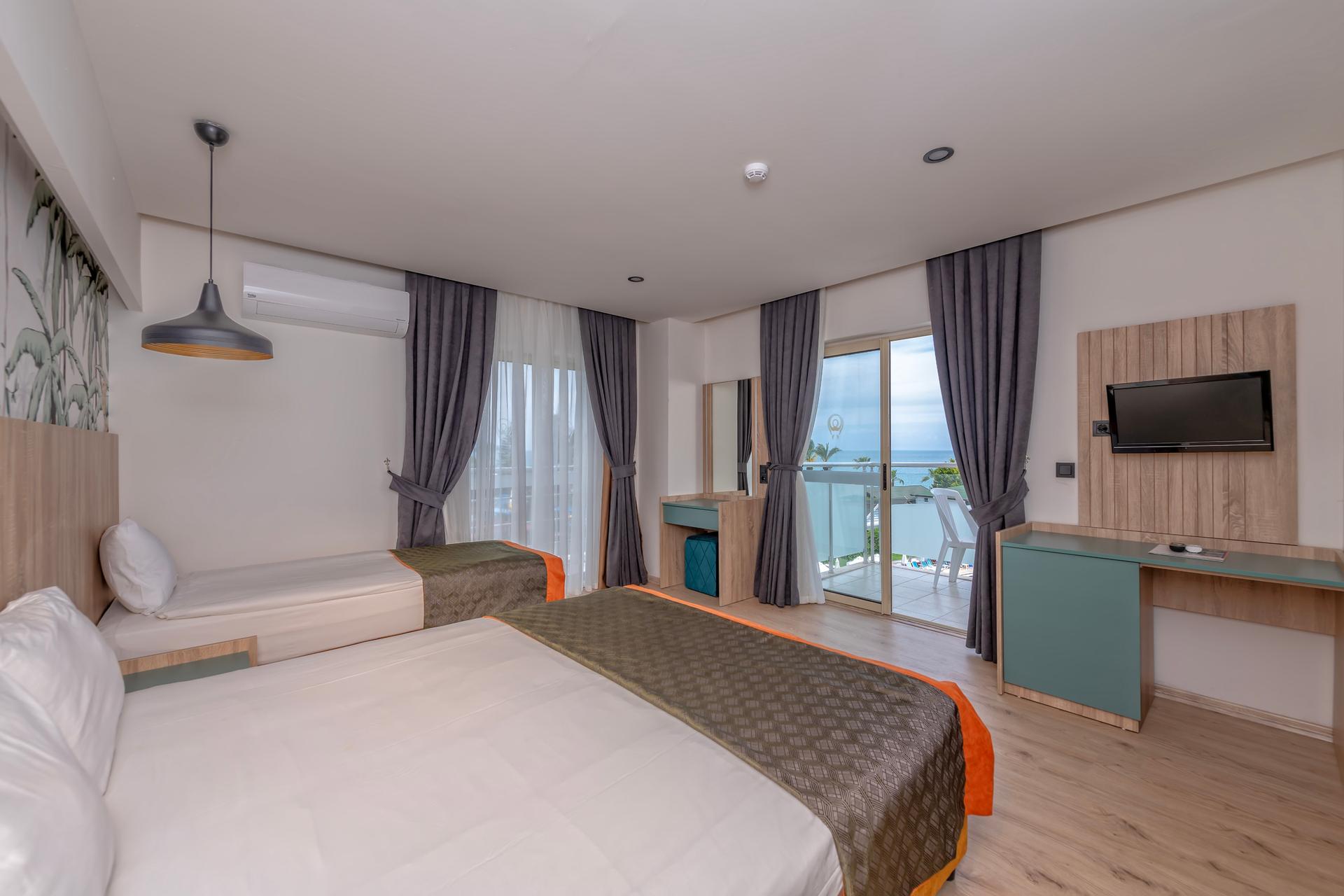 Lims Bona Dea Beach Hotel — 3