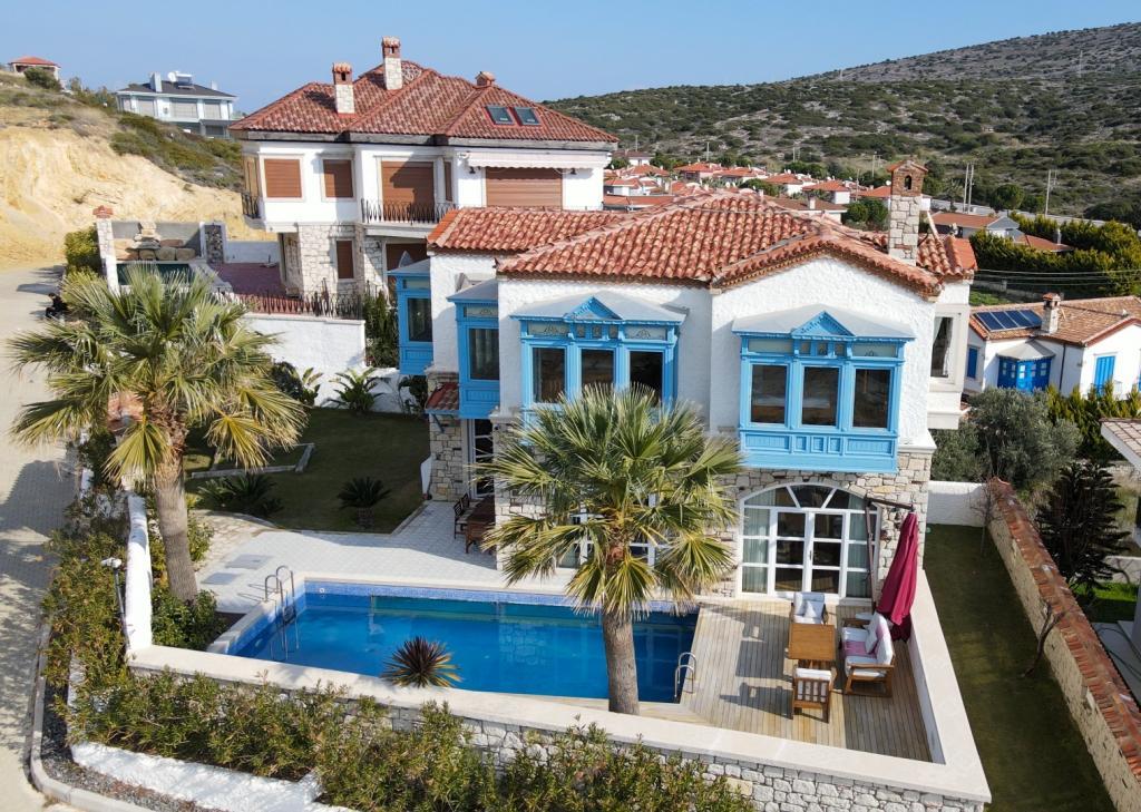 Çeşme Fenerburnu Taş Villam